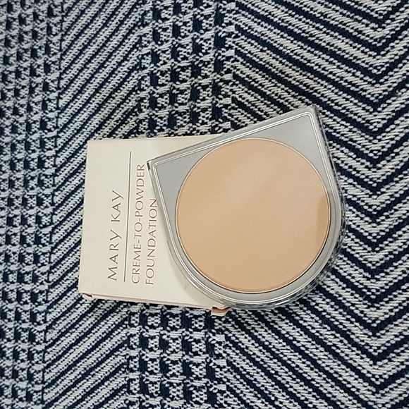 Mary Kay Creme to Powder Foundation